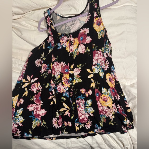 Torrid size 1 super soft floral tank - Picture 1 of 1